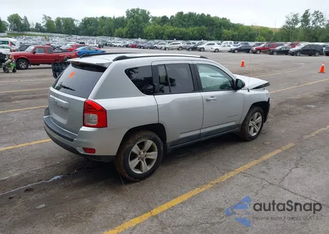 2011 Jeep Compass из США, поврежденный, VIN 1J4NF1FB2BD148448